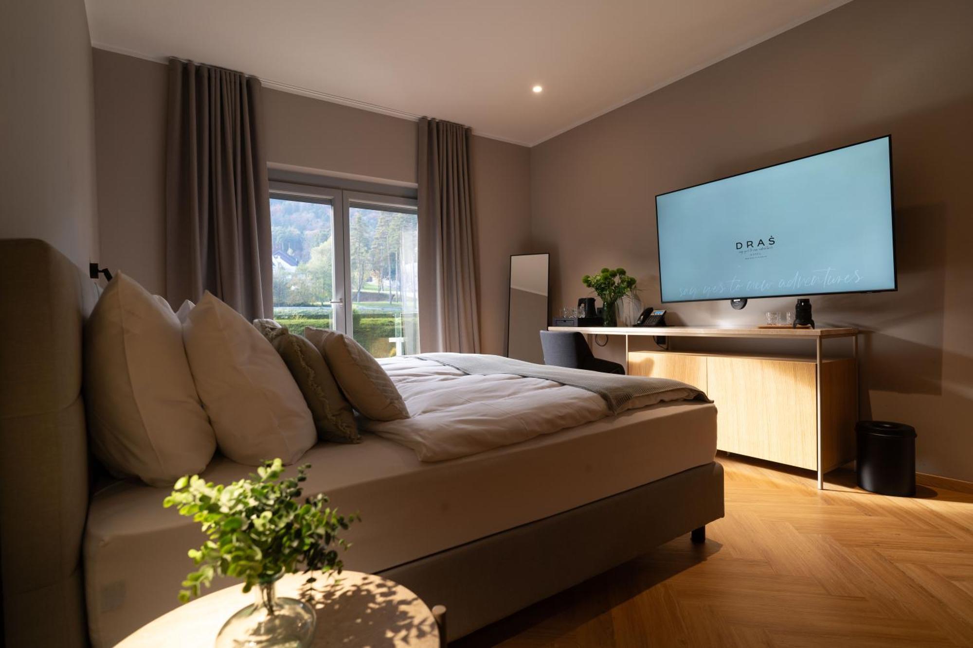 Hotel Dras Maribor Kültér fotó